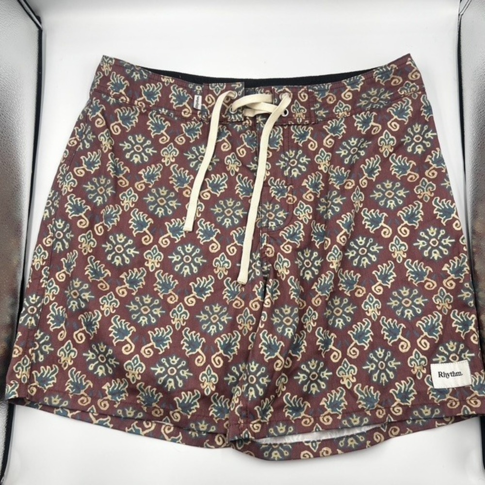 Rhythm Men's Size 32 Burgundy Tribal Batik Print 7" Board Shorts
